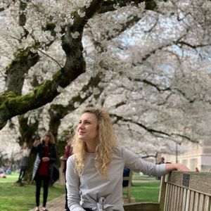 Meet your Posher, Trayana